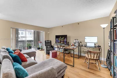 10641 SW 108th Ave #3D, Miami, FL 33176 - Photo 6