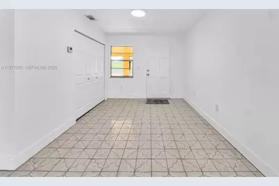 15401 SW 212th St, Miami, FL 33187 - Photo 8