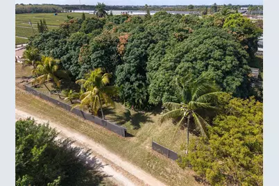 15401 SW 212th St, Miami, FL 33187 - Photo 42