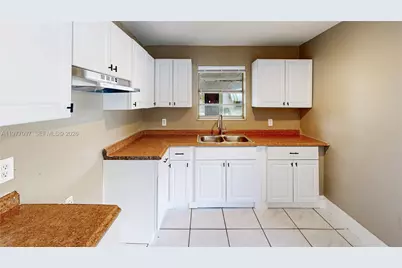 2760 NW 58th St, Miami, FL 33142 - Photo 12