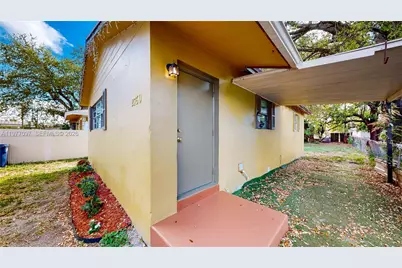 2760 NW 58th St, Miami, FL 33142 - Photo 26