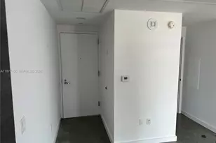 151 SE 1st St, Miami, FL 33131 - Photo 12