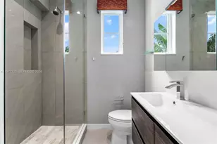 2887 Pine Tree Dr, Miami Beach, FL 33140 - Photo 24