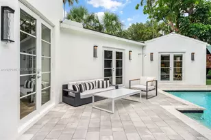 2887 Pine Tree Dr, Miami Beach, FL 33140 - Photo 36