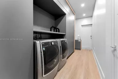 2887 Pine Tree Dr, Miami Beach, FL 33140 - Photo 34