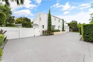 2887 Pine Tree Dr, Miami Beach, FL 33140 - Photo 38