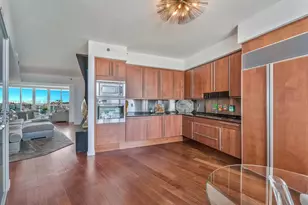 1000 S Pointe Dr, Miami Beach, FL 33139 - Photo 10