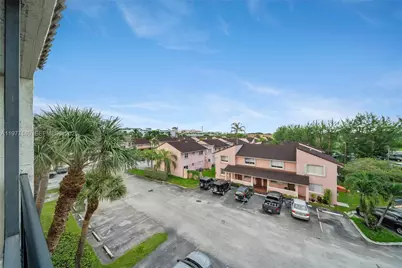 8005 Lake Dr #404, Doral, FL 33166 - Photo 14