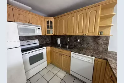 8005 Lake Dr #404, Doral, FL 33166 - Photo 34