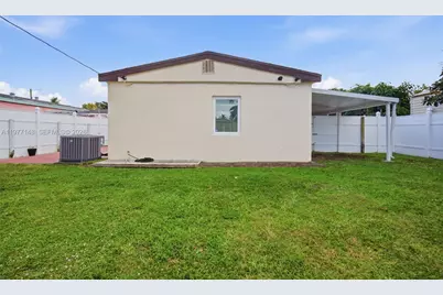 1455 NE 180th St, North Miami Beach, FL 33162 - Photo 32