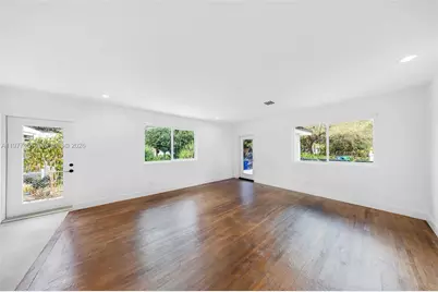 250 NW 98th St, Miami, FL 33150 - Photo 6