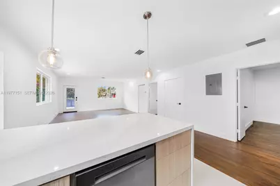 250 NW 98th St, Miami, FL 33150 - Photo 12