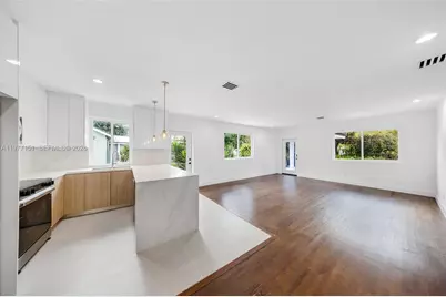 250 NW 98th St, Miami, FL 33150 - Photo 8