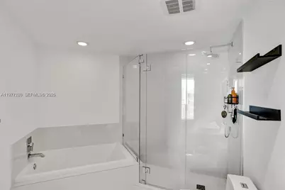 45 SW 9th St #2001, Miami, FL 33130 - Photo 14