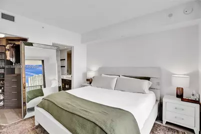 45 SW 9th St #2001, Miami, FL 33130 - Photo 12