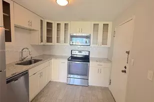 5750 Collins Ave, Miami Beach, FL 33140 - Photo 14