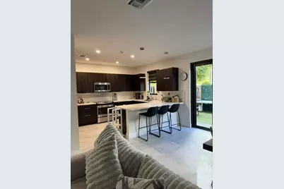 7905 NW 104th Ct, Doral, FL 33178 - Photo 4