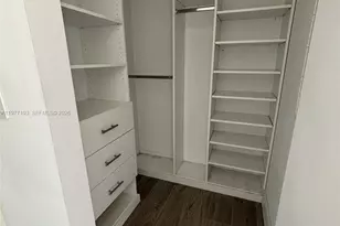 121 NE 34th St, Miami, FL 33137 - Photo 12