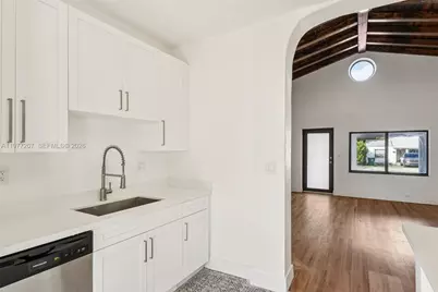 700 NE 87th St, Miami, FL 33138 - Photo 32