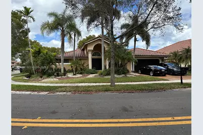 966 Spoonbill Cir, Weston, FL 33326 - Photo 1