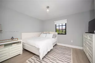 340 NE 194th Ln, Miami, FL 33179 - Photo 22