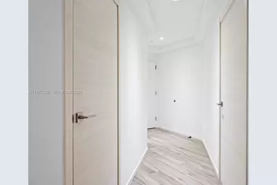 801 S Miami Ave #2705, Miami, FL 33130 - Photo 14