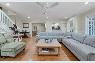 2046 NE 15th St, Fort Lauderdale, FL 33304 - Photo 18