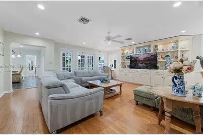 2046 NE 15th St, Fort Lauderdale, FL 33304 - Photo 12