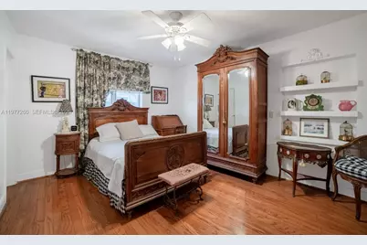 2046 NE 15th St, Fort Lauderdale, FL 33304 - Photo 32