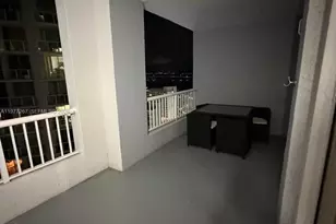 170 SE 14th St, Miami, FL 33131 - Photo 18