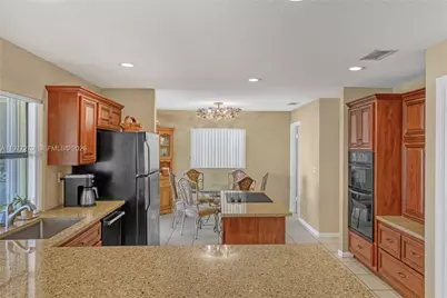 1048 NW 110th Ln, Coral Springs, FL 33071 - Photo 32