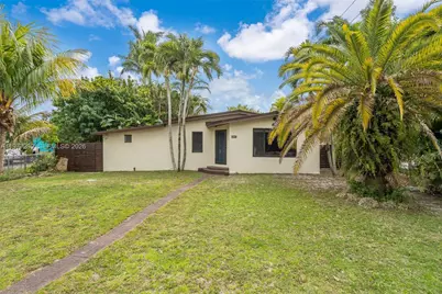 810 NE 149th St, Miami, FL 33161 - Photo 2