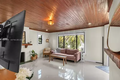 810 NE 149th St, Miami, FL 33161 - Photo 8