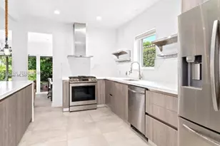 5120 Cherokee Ave, Miami Beach, FL 33140 - Photo 6