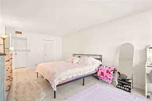 1000 Parkview Dr, Hallandale Beach, FL 33009 - Photo 14
