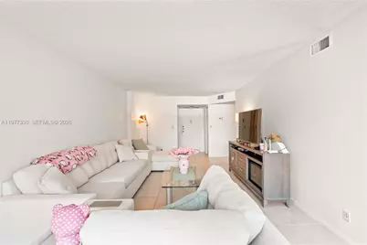 1000 Parkview Dr #222, Hallandale Beach, FL 33009 - Photo 4
