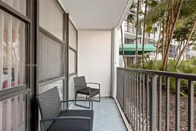 1000 Parkview Dr #222, Hallandale Beach, FL 33009 - Photo 20