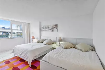 6039 Collins Ave #829, Miami Beach, FL 33140 - Photo 10