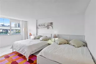 6039 Collins Ave, Miami Beach, FL 33140 - Photo 10