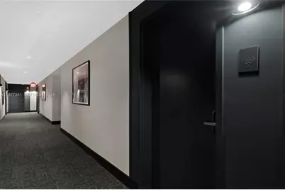 121 NE 5 St #1500, Miami, FL 33132 - Photo 2