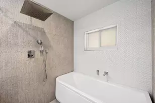 21015 NE 19th Ct, Miami, FL 33179 - Photo 20