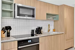 159 NE 6th St, Miami, FL 33132 - Photo 8