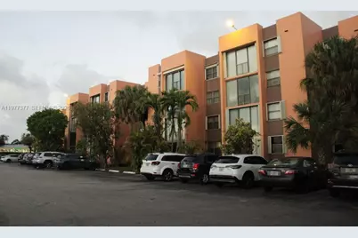 9410 W Flagler St #413, Miami, FL 33174 - Photo 1