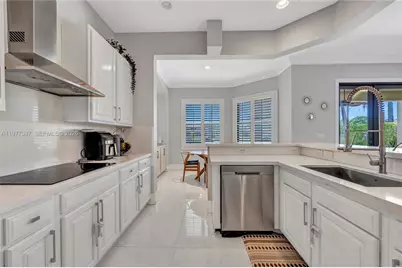 3950 W Hibiscus St, Weston, FL 33332 - Photo 12