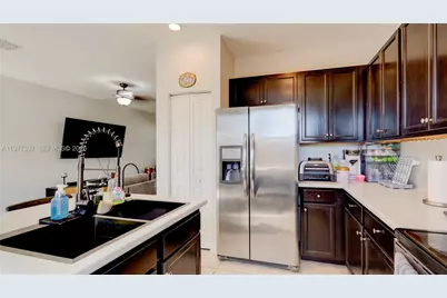 11238 SW 250th Ter, Homestead, FL 33032 - Photo 6