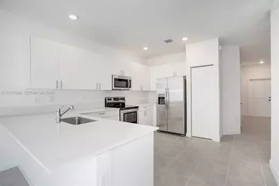 28593 SW 134th Ct #28593, Homestead, FL 33033 - Photo 6