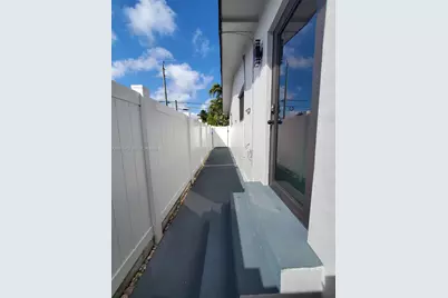 920 SE 8th St #1, Hialeah, FL 33010 - Photo 14