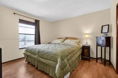 281 NE Greenbrier Ave, Port Saint Lucie, FL 34983 - Photo 8