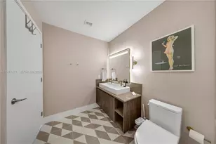 159 NE 6th St, Miami, FL 33132 - Photo 24