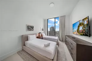159 NE 6th St, Miami, FL 33132 - Photo 14